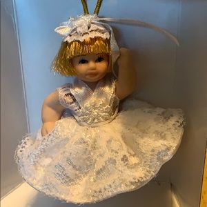 Porcelain collectible pose-able doll ornament nwt
